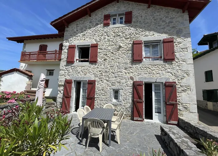 Nyaraló Komaxurinea *