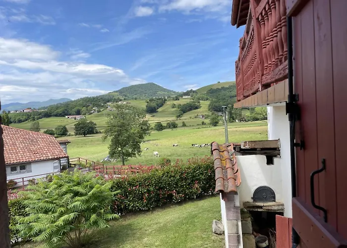 Komaxurinea Nyaraló